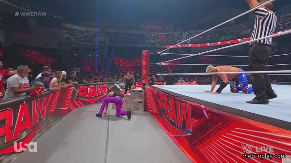 WWE_Monday_Night_Raw_2023_06_26_1080p_HDTV_x264-NWCHD_part_5_1002.jpg