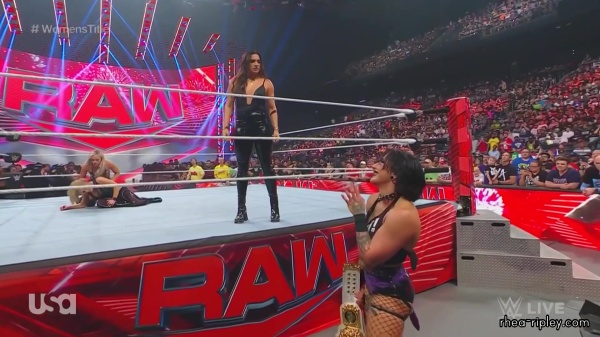 WWE_Monday_Night_Raw_2023_07_03_1080p_HDTV_x264-NWCHD_part_2_2999.jpg