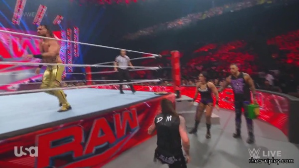 WWE_Monday_Night_Raw_2023_07_03_1080p_HDTV_x264-NWCHD_part_4_1202.jpg