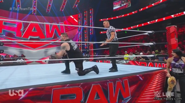 WWE_Monday_Night_Raw_2023_07_17_1080p_HDTV_x264-NWCHD_part_2_1775.jpg