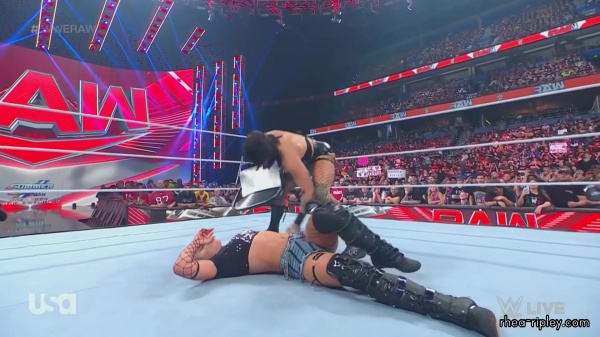 WWE_Monday_Night_Raw_2023_07_24_1080p_HDTV_x264-NWCHD_part_4_0535.jpg