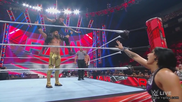 WWE_Monday_Night_Raw_2023_07_31_1080p_HDTV_x264-NWCHD_part_2_0511.jpg