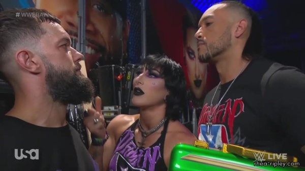 WWE_Monday_Night_Raw_2023_08_07_720p_HDTV_x264-NWCHD_part_2_221.jpg