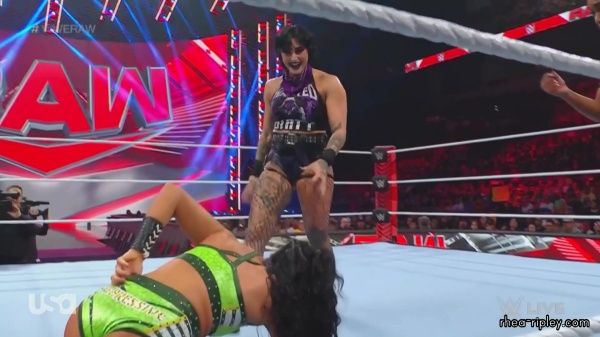 WWE_Monday_Night_Raw_2023_08_14_1080p_HDTV_x264-NWCHD_part_3_0843.jpg