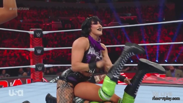 WWE_Monday_Night_Raw_2023_08_14_1080p_HDTV_x264-NWCHD_part_3_1353.jpg