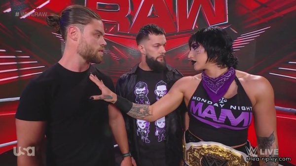 WWE_Monday_Night_Raw_2023_08_21_1080p_HDTV_x264-NWCHD_part_2_136.jpg