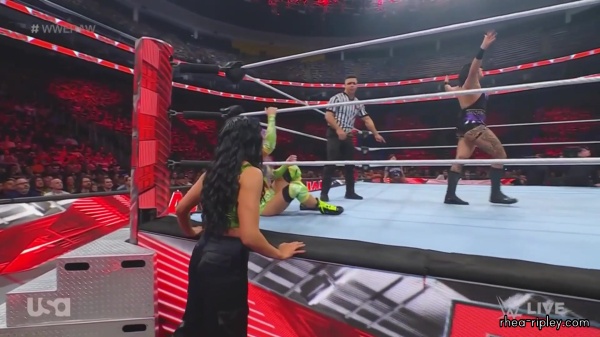 WWE_Monday_Night_Raw_2023_08_21_1080p_HDTV_x264-NWCHD_part_4_0579.jpg