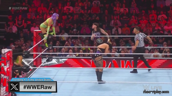 WWE_Monday_Night_Raw_2023_08_21_1080p_HDTV_x264-NWCHD_part_4_0626.jpg