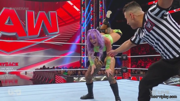 WWE_Monday_Night_Raw_2023_08_21_1080p_HDTV_x264-NWCHD_part_4_0788.jpg