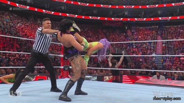 WWE_Monday_Night_Raw_2023_08_21_1080p_HDTV_x264-NWCHD_part_4_0803.jpg