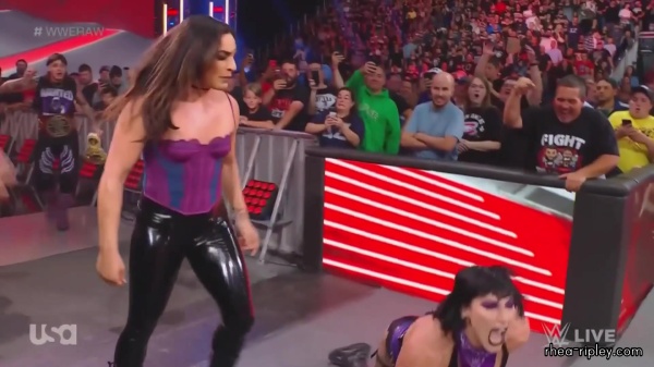WWE_Monday_Night_Raw_2023_08_21_1080p_HDTV_x264-NWCHD_part_4_1066.jpg