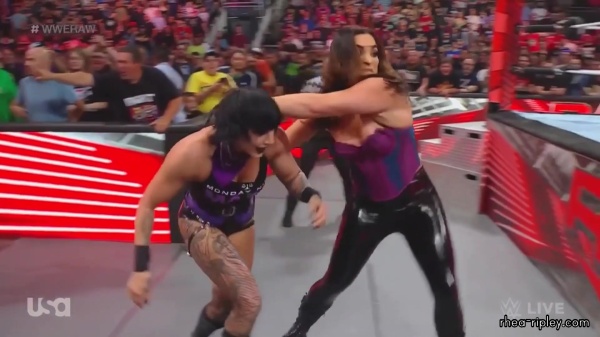 WWE_Monday_Night_Raw_2023_08_21_1080p_HDTV_x264-NWCHD_part_4_1073.jpg
