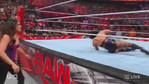 WWE_Monday_Night_Raw_2023_08_21_1080p_HDTV_x264-NWCHD_part_4_1077.jpg