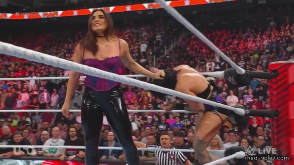 WWE_Monday_Night_Raw_2023_08_21_1080p_HDTV_x264-NWCHD_part_4_1134.jpg