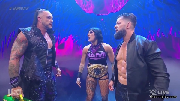 WWE_Monday_Night_Raw_2023_08_21_1080p_HDTV_x264-NWCHD_part_6_0108.jpg