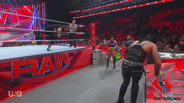 WWE_Monday_Night_Raw_2023_08_21_1080p_HDTV_x264-NWCHD_part_6_0322.jpg
