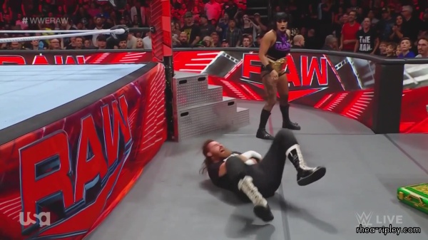 WWE_Monday_Night_Raw_2023_08_21_1080p_HDTV_x264-NWCHD_part_6_0700.jpg
