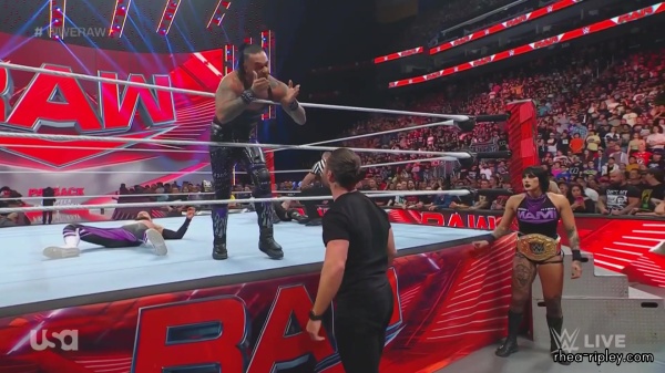 WWE_Monday_Night_Raw_2023_08_21_1080p_HDTV_x264-NWCHD_part_6_0803.jpg