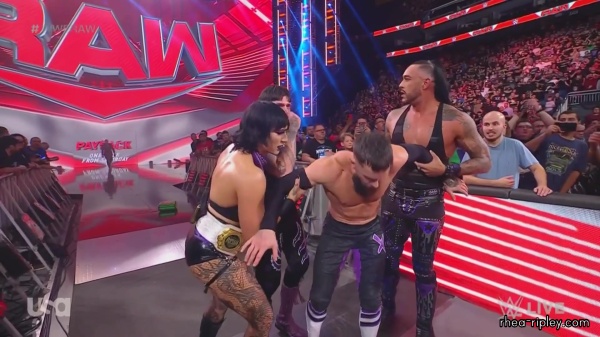 WWE_Monday_Night_Raw_2023_08_21_1080p_HDTV_x264-NWCHD_part_6_1007.jpg