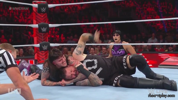 WWE_Monday_Night_Raw_2023_08_21_1080p_HDTV_x264-NWCHD_part_6_1530.jpg