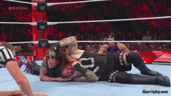 WWE_Monday_Night_Raw_2023_08_21_1080p_HDTV_x264-NWCHD_part_6_1534.jpg