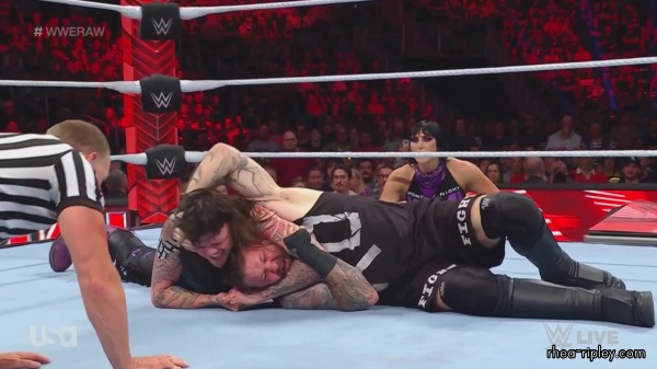 WWE_Monday_Night_Raw_2023_08_21_1080p_HDTV_x264-NWCHD_part_6_1535.jpg