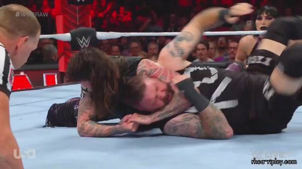 WWE_Monday_Night_Raw_2023_08_21_1080p_HDTV_x264-NWCHD_part_6_1546.jpg