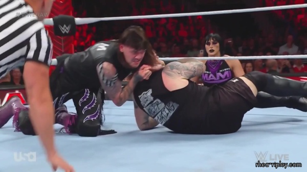 WWE_Monday_Night_Raw_2023_08_21_1080p_HDTV_x264-NWCHD_part_6_1549.jpg