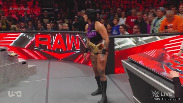 WWE_Monday_Night_Raw_2023_08_21_1080p_HDTV_x264-NWCHD_part_6_2003.jpg