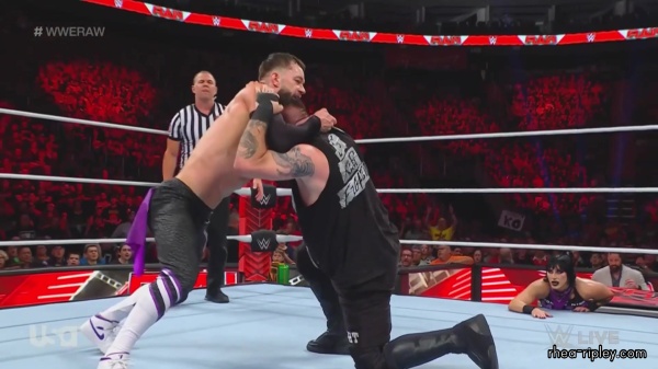 WWE_Monday_Night_Raw_2023_08_21_1080p_HDTV_x264-NWCHD_part_6_2164.jpg