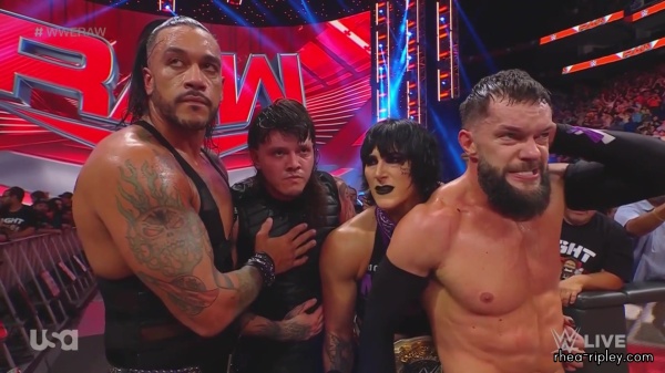 WWE_Monday_Night_Raw_2023_08_21_1080p_HDTV_x264-NWCHD_part_6_3249.jpg