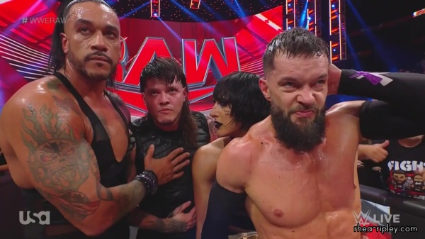 WWE_Monday_Night_Raw_2023_08_21_1080p_HDTV_x264-NWCHD_part_6_3260.jpg