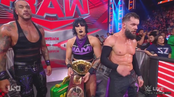 WWE_Monday_Night_Raw_2023_08_21_1080p_HDTV_x264-NWCHD_part_6_3293.jpg