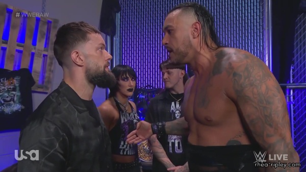 WWE_Monday_Night_Raw_2023_08_28_1080p_HDTV_x264-NWCHD_159.jpg