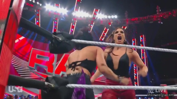 WWE_Monday_Night_Raw_2023_08_28_1080p_HDTV_x264-NWCHD_part_2_0897.jpg