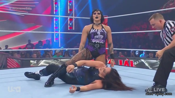 WWE_Monday_Night_Raw_2023_09_11_720p_HDTV_x264-NWCHD_part_3_1010.jpg