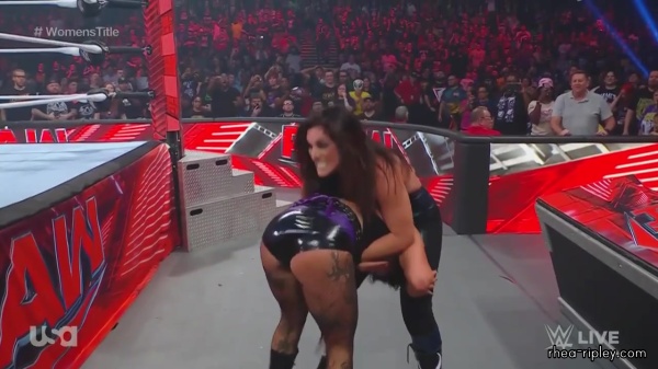 WWE_Monday_Night_Raw_2023_09_11_720p_HDTV_x264-NWCHD_part_3_2517.jpg