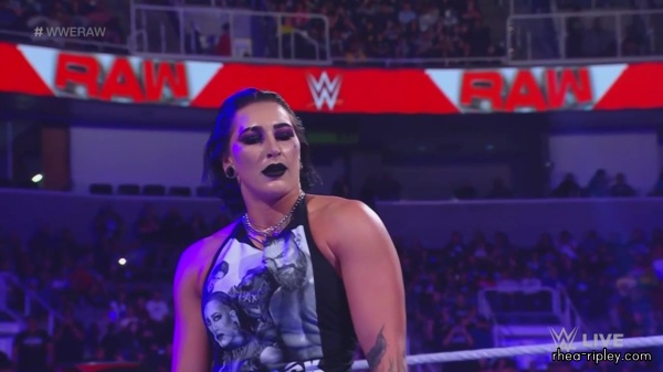 WWE_Monday_Night_Raw_2023_10_02_720p_HDTV_x264-NWCHD_0700.jpg