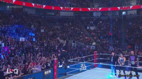 WWE_Monday_Night_Raw_2023_10_02_720p_HDTV_x264-NWCHD_1818.jpg