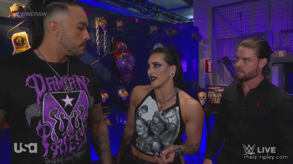 WWE_Monday_Night_Raw_2023_10_02_720p_HDTV_x264-NWCHD_part_2_154.jpg