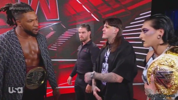 WWE_Monday_Night_Raw_2023_10_02_720p_HDTV_x264-NWCHD_part_3_090.jpg