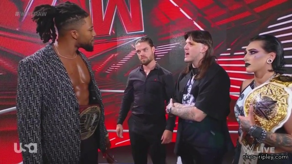 WWE_Monday_Night_Raw_2023_10_02_720p_HDTV_x264-NWCHD_part_3_099.jpg