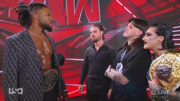 WWE_Monday_Night_Raw_2023_10_02_720p_HDTV_x264-NWCHD_part_3_128.jpg