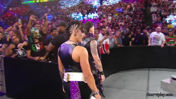 WWE_Money_In_The_Bank_2023_Rhea_Ringside_Attacks_Cody_0732.jpg