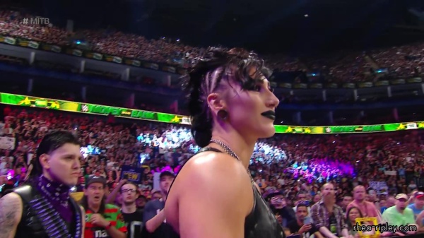 Click to view full size image
==============
WWE_Money_In_The_Bank_2023_Rhea_Ringside_Attacks_Cody_0756.jpg WWE_Money_In_The_Bank_2023_Rhea_Ringside_Attacks_Cody_0756.jpg