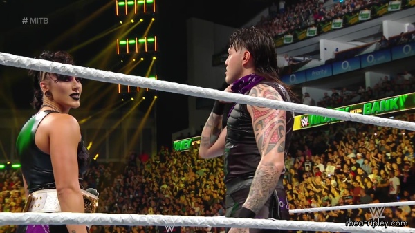 WWE_Money_In_The_Bank_2023_Rhea_Ringside_Attacks_Cody_0860.jpg