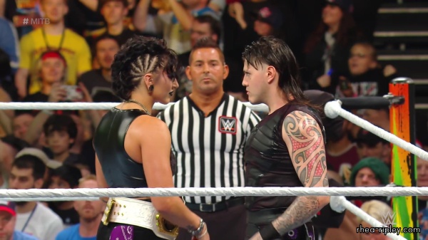 WWE_Money_In_The_Bank_2023_Rhea_Ringside_Attacks_Cody_0867.jpg
