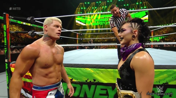 Click to view full size image
==============
WWE_Money_In_The_Bank_2023_Rhea_Ringside_Attacks_Cody_1276.jpg WWE_Money_In_The_Bank_2023_Rhea_Ringside_Attacks_Cody_1276.jpg