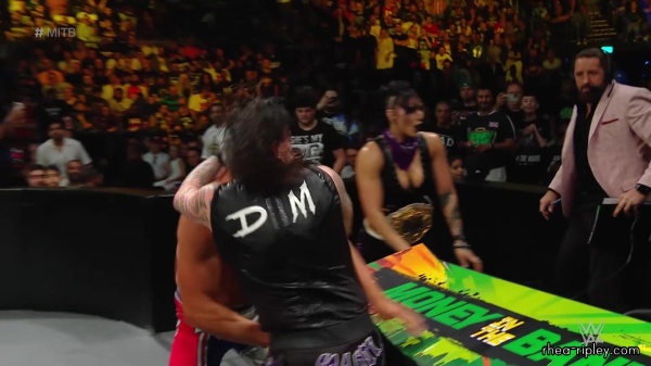 Click to view full size image
==============
WWE_Money_In_The_Bank_2023_Rhea_Ringside_Attacks_Cody_1503.jpg WWE_Money_In_The_Bank_2023_Rhea_Ringside_Attacks_Cody_1503.jpg