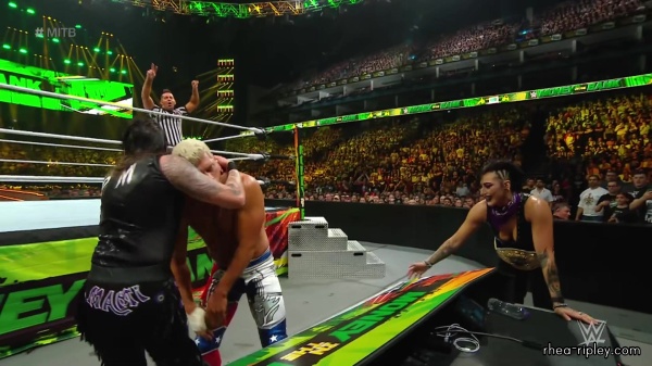Click to view full size image
==============
WWE_Money_In_The_Bank_2023_Rhea_Ringside_Attacks_Cody_1514.jpg WWE_Money_In_The_Bank_2023_Rhea_Ringside_Attacks_Cody_1514.jpg